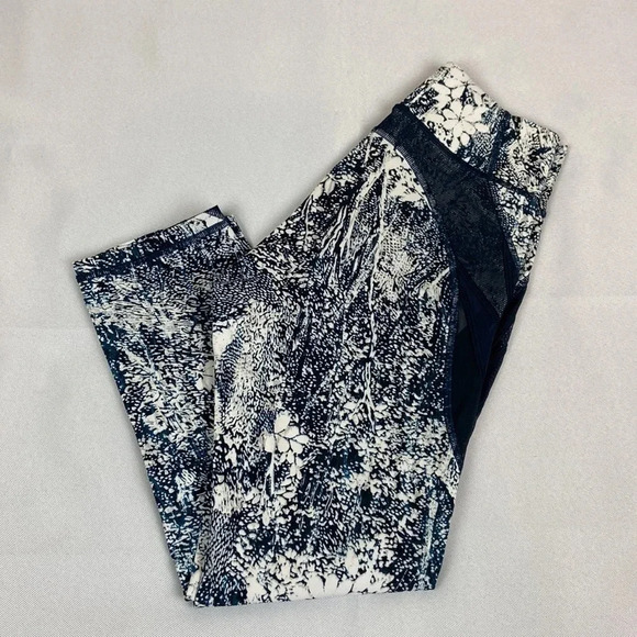 Lululemon Size 4 Never Still Crop 21" Wildwood‎ White Multi / Nocturnal Teal - Picture 5 of 14